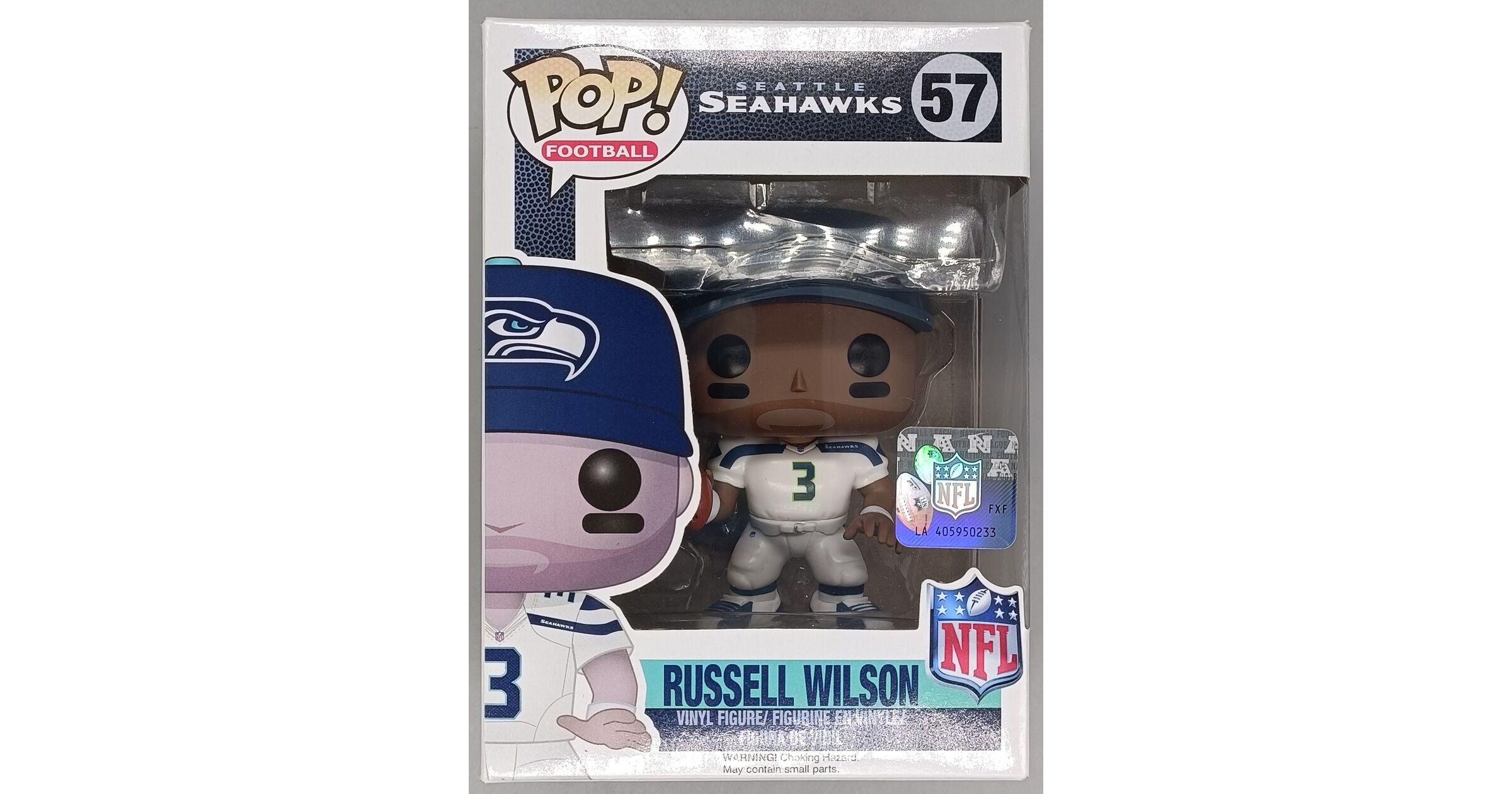 57 Russell Wilson (White) - NFL Seattle Seahawks - DAMAGED – Funko Pops